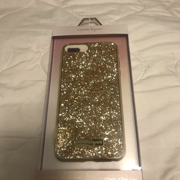 2 iPhone 8 Plus Covers - Picture 3 of 3